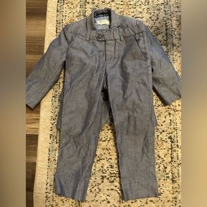 H&M boys two piece suit. Size 3-4.